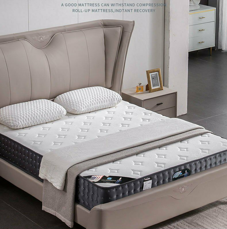 Matelas moderne de taille Queen enveloppé par compression.