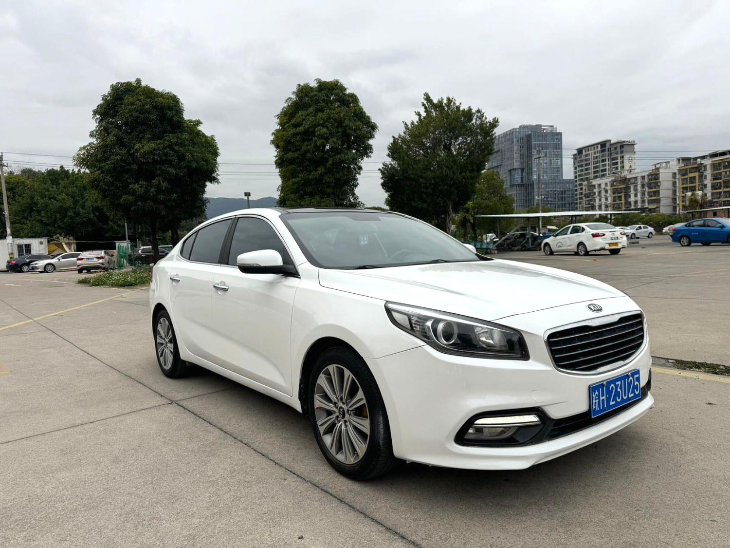 Kia K4 1.8 GLS Edition Automatique d'année 2014 - Voiture d'occasion propre